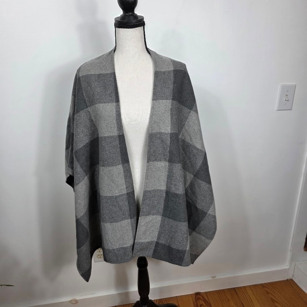 Gap Women‎ Plaid Poncho Wool Blend Cape Gray M/L Winter Plaid